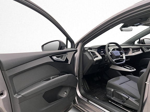 Audi Q4 e-tron 13 of 30