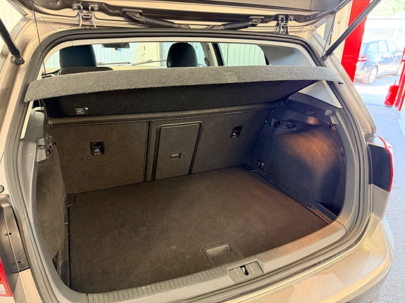 Volkswagen Golf VII 17 of 17