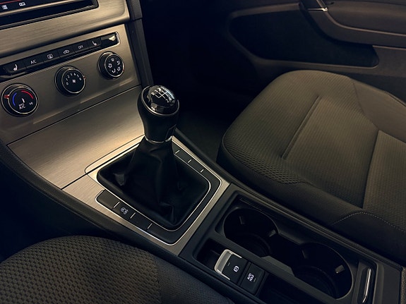 Volkswagen Golf VII 9 of 17