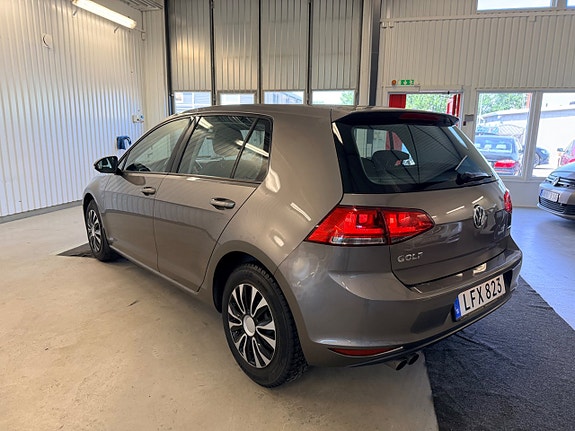 Volkswagen Golf VII 6 of 17