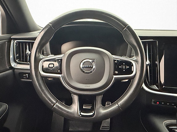 Volvo V60 13 of 30