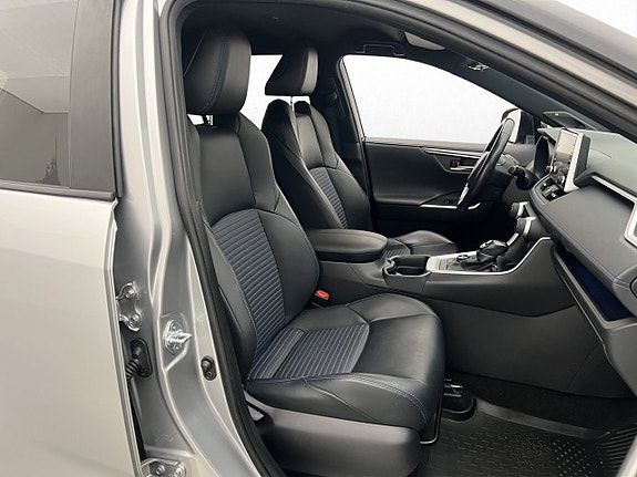 Toyota RAV4 23 of 30