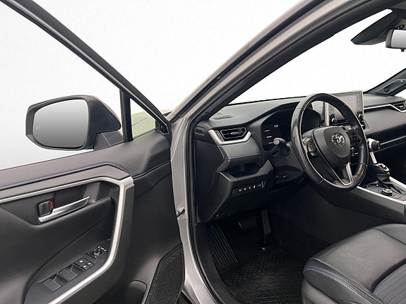 Toyota RAV4 10 of 30