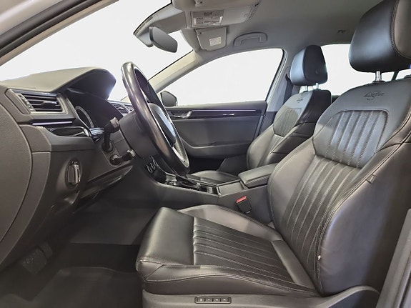 Skoda Superb 9 of 15