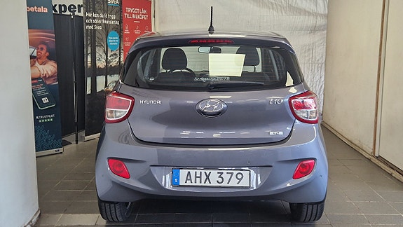 Hyundai i10 6 of 16