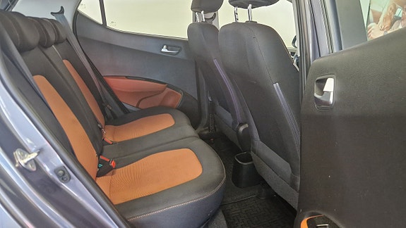 Hyundai i10 12 of 16