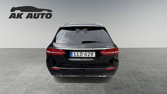 Mercedes-Benz E300 3 of 9