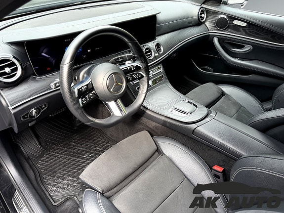 Mercedes-Benz E300 5 of 9
