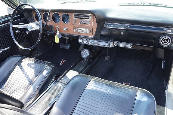Pontiac LeMans 19 of 27