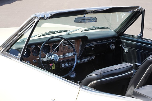 Pontiac LeMans 5 of 5