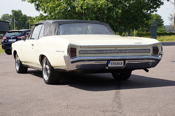 Pontiac LeMans 26 of 27