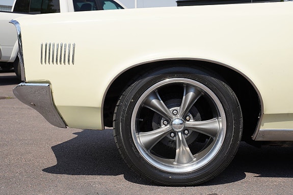 Pontiac LeMans 7 of 27
