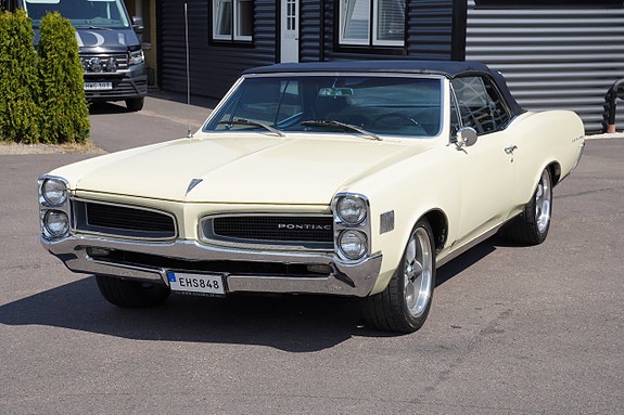 Pontiac LeMans 27 of 27