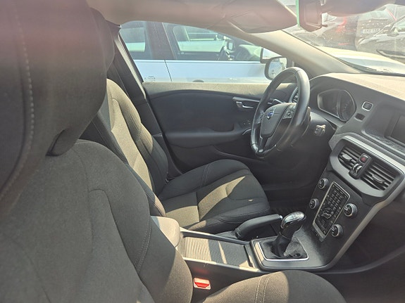 Volvo V40 5 of 5