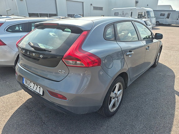Volvo V40 3 of 5