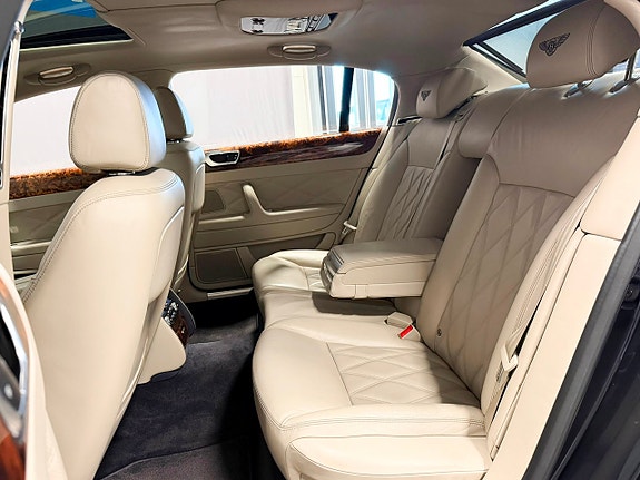 Bentley Continental Flying Spur 25 of 30