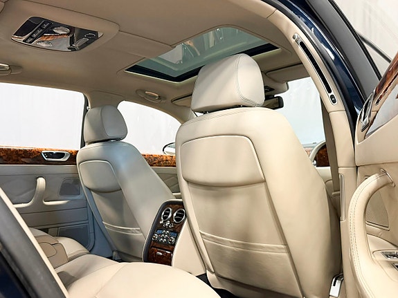 Bentley Continental Flying Spur 16 of 30
