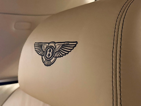 Bentley Continental Flying Spur 26 of 30