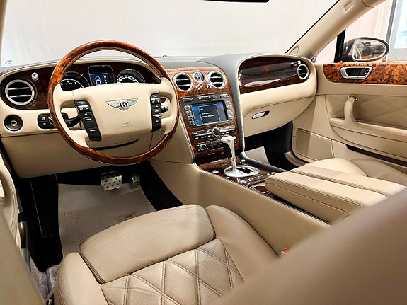 Bentley Continental Flying Spur 17 of 30