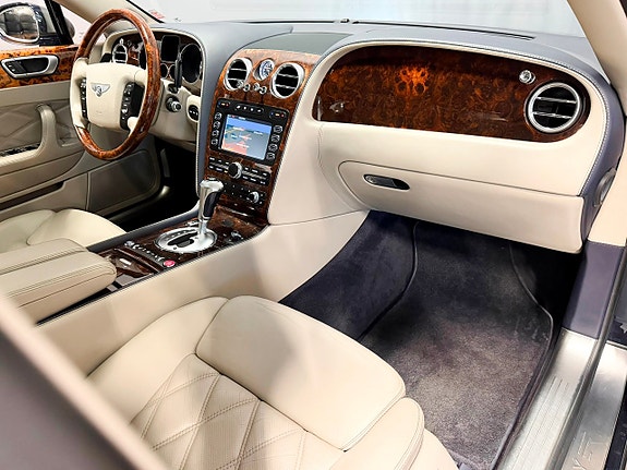 Bentley Continental Flying Spur 13 of 30