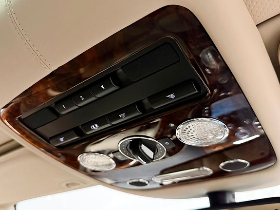 Bentley Continental Flying Spur 23 of 30