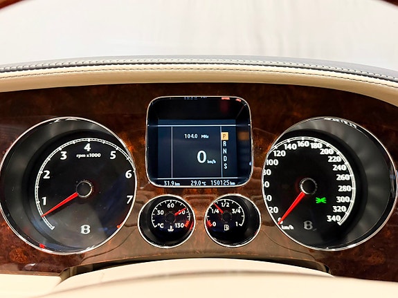 Bentley Continental Flying Spur 19 of 30