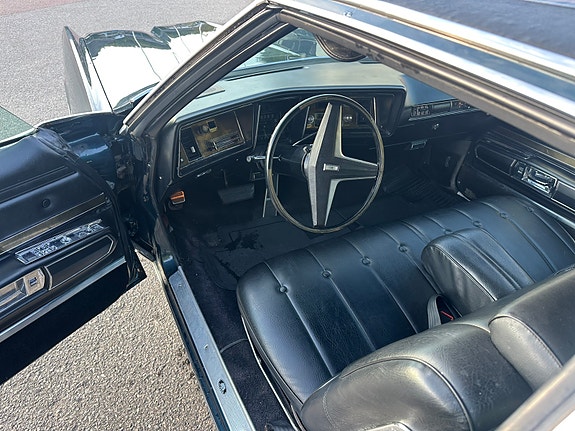 Oldsmobile Toronado 6 of 10