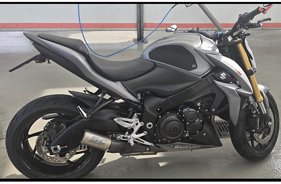 Suzuki GSX-S1000A 2 of 6