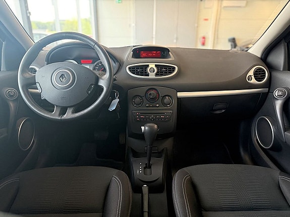 Renault Clio 9 of 15
