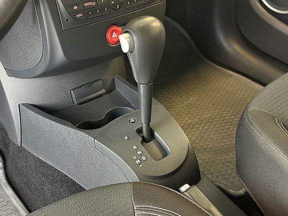 Renault Clio 14 of 15