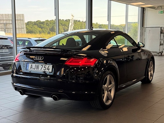 Audi TT 2 of 5