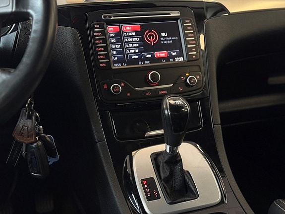 Ford S-MAX 16 of 22