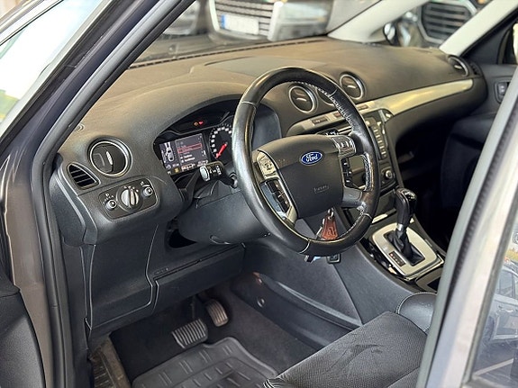 Ford S-MAX 12 of 22