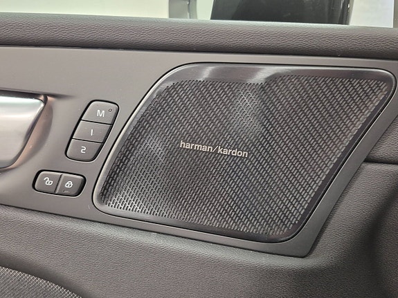 Volvo XC60 12 of 13
