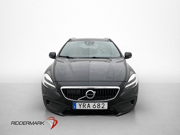 Volvo V40 Cross Country 2 of 5
