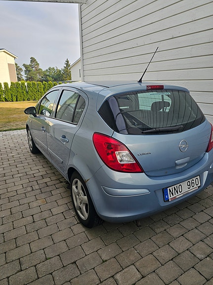 Opel Corsa 2 of 2