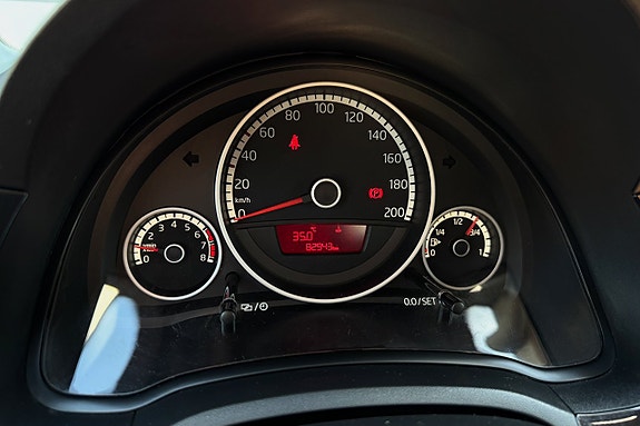 Volkswagen UP! 17 of 25