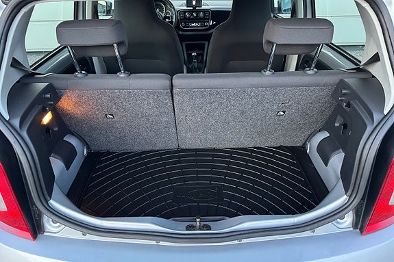 Volkswagen UP! 25 of 25