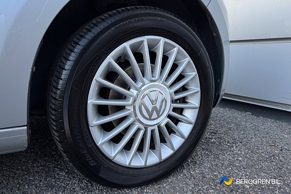Volkswagen UP! 11 of 25