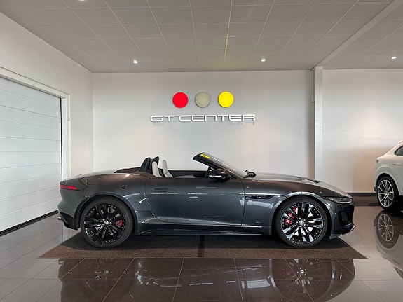 Jaguar F-TYPE 2 of 5