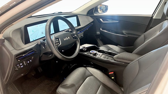 Kia EV6 8 of 15