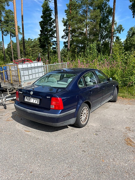 Volkswagen Passat 4 of 5