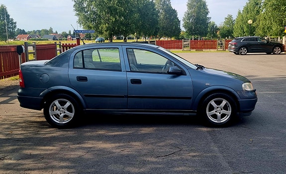 Opel Astra 3 of 5