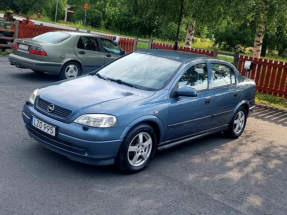Opel Astra 4 of 5