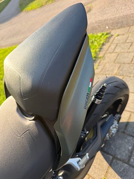Ducati Streetfighter V2 12 of 15