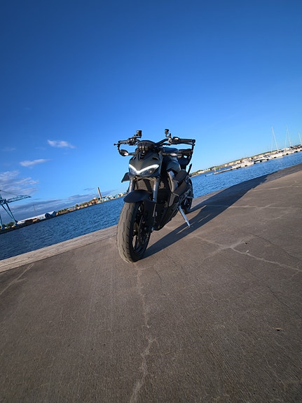 Ducati Streetfighter V2 3 of 15