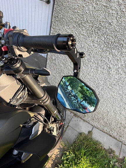 Ducati Streetfighter V2 14 of 15