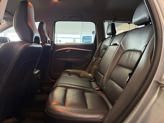Volvo XC70 15 of 30
