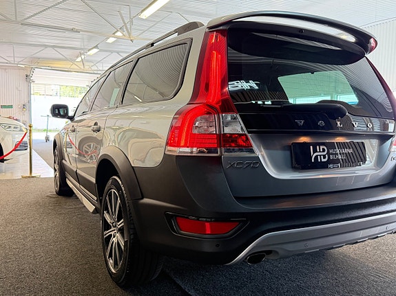 Volvo XC70 14 of 30
