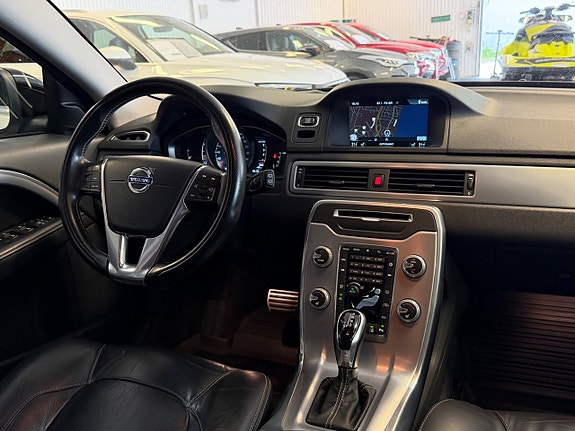 Volvo XC70 16 of 30